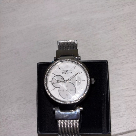 Invicta Women’s Silver Watch - NWOT (requires new battery) - Picture 3 of 7